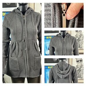 If It Were Me Gray Knit Hooded Zip-Up Sweater Jacket – Women’s Medium